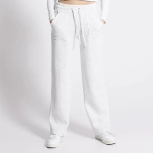 Mjukisbyxor - Jättefina mjukisbyxor från lager 157 som är slutsålda!! Ljusgrå färg i storlek xs. Använda bara 5 gånger, kom privat för fler frågor🩷