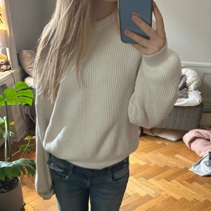 Stickad tröja - Snygg vit stickad tröja från zara! 🥰🥰