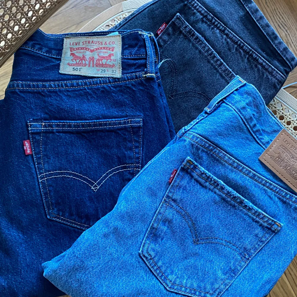 Levis jeans (säljer alla jeans, kolla min profil). Storlek 29/29. Använda enstaka gånger, inga defekter. 400kr😊. Jeans & Byxor.