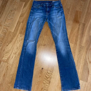 Crocker jeans  - Riktigt coola Bootcut jeans från Crocker. Från 80 talet. För små för mig. Skriv för mer info💕