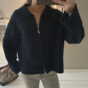 Så fin tröj/jacka🥰 - Så fin, kan ha den både inne och ute på våren🥰🥰