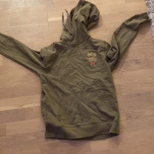 En Morris hoodie storlek s - En Morris hoodie storlek s nästan som ny