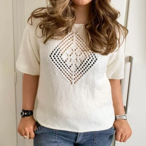 Vit stickad🤍 - Superfin stickad tröja🤍🐚Storlek S. Ej stickig! Köp direkt via ”köp nu” knappen<3