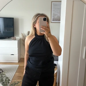 Top  - Top från Bik bok  Storlek L 