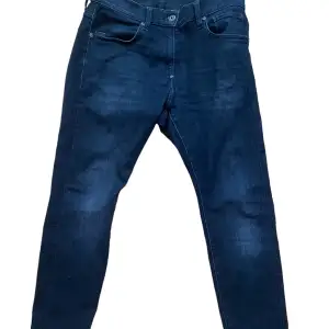 Säljer dessa riktgt feta Gstar jeans i nästintill nyskick, skriv vid frågor, pris kan diskuteras vid snabb affär 
