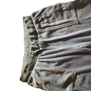 Ljus blåa juicy couture byxor 😍 - Jätte snygga juicy couture byxor, köpta på barn avdelning i storlek 12/13 år. Jätte bra skick! Pris kanske kan diskuteras.