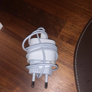 Laddare - Laddare Nyskick Inte använd 