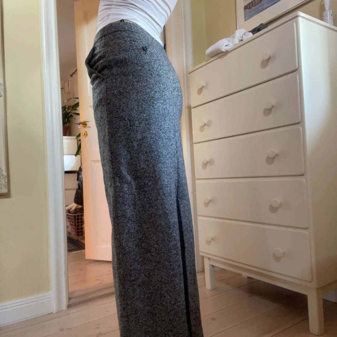 Grå stickad maxikjol - 90