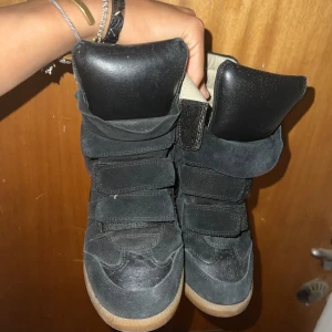 Marant - Använt ibland men påse kartong o allt med följer pris kan diskuteras kan mötas upl