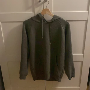 Stickad hoodie - Stickad hoodie skick 9/10