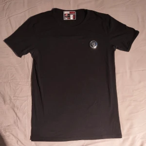 Philipp Plein Sport T-shirt Storlek S - Plagget är i fint skick, kontakta mig vid frågor!🌻  /Janne