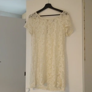 Spetströja/tunika - Använd men i rätt så bra skick 