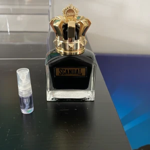 Parfym samples  - 2 ml 30 kr 5 ml 50 kr