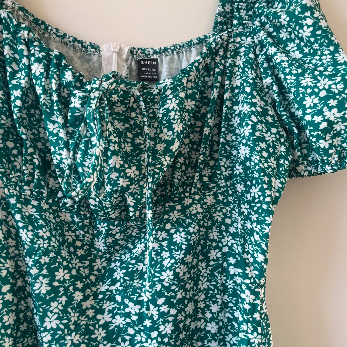 Grön blommig klänning från Shein - 90
