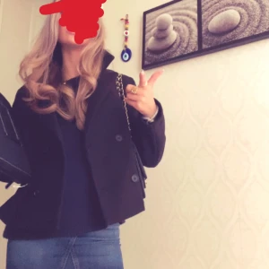 Jeanskjol💘 - Jättefiiiin jeanskjol älskar den verkligen men använder den inte lika mycket därför väljer jag att sälja den💖