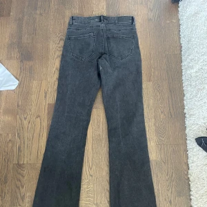 Snygga jeans  - Jätte fina jeans från only. Den ör lite stretchiga, den är i bra skick för den ör inte andvända alls mycket 💗
