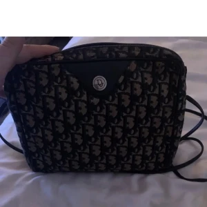 Vintage Dior väska - Snygg grå/blå Vintage Dior väska 