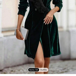 Klänningar - Säljer dessa oanvända klänningar då jag beställt i andra storlekar och kan inte retunera tillbaka dem till butiken.