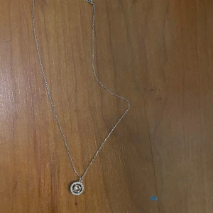 Halsband  - Säljer detta halsband då det inte kommer till andvöndning 