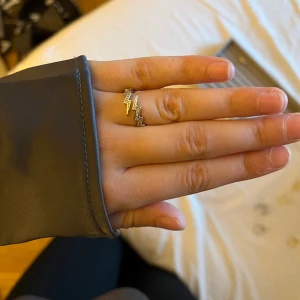 Ring Blixt - Rostfri❣️❣️Går att justera storleken lite❤️Tryck gärna köp nu!❤️