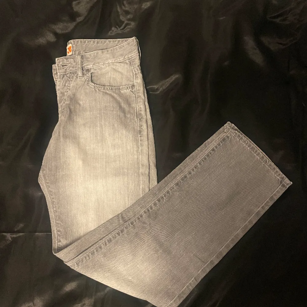 Snygga jeans nypris 1500 . Jeans & Byxor.