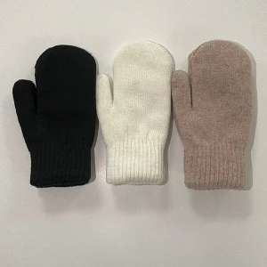 Tumvantar - Tumvantar i tre olika färger med mysig insida!  150kr/st