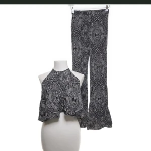 Zara set  - Så fint zara set tyvär för litet för mig..❤️❤️ Så fint på sommaren 