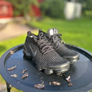 Vapormax - ✅Storlek 43  ✅Dom är i jätte bra skick ingen punktering  ✅Kom med pris förslag ✅
