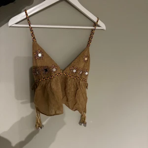 Söt topp - Söt topp från pull & bear, aldrig använd endast testad. Såå fin!💞