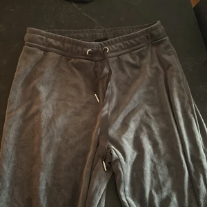 Velour - Velour byxor från gina tricot i nyskick