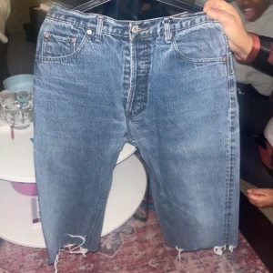 Levis jeans - Snygga Levis shorts nytt pris 670kr inte använda pågrund av att de inte passar i storlek.