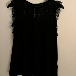 Blus  - Blus från vero Moda storlek M