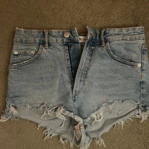 Zara jeans - Jeans shorts från zara