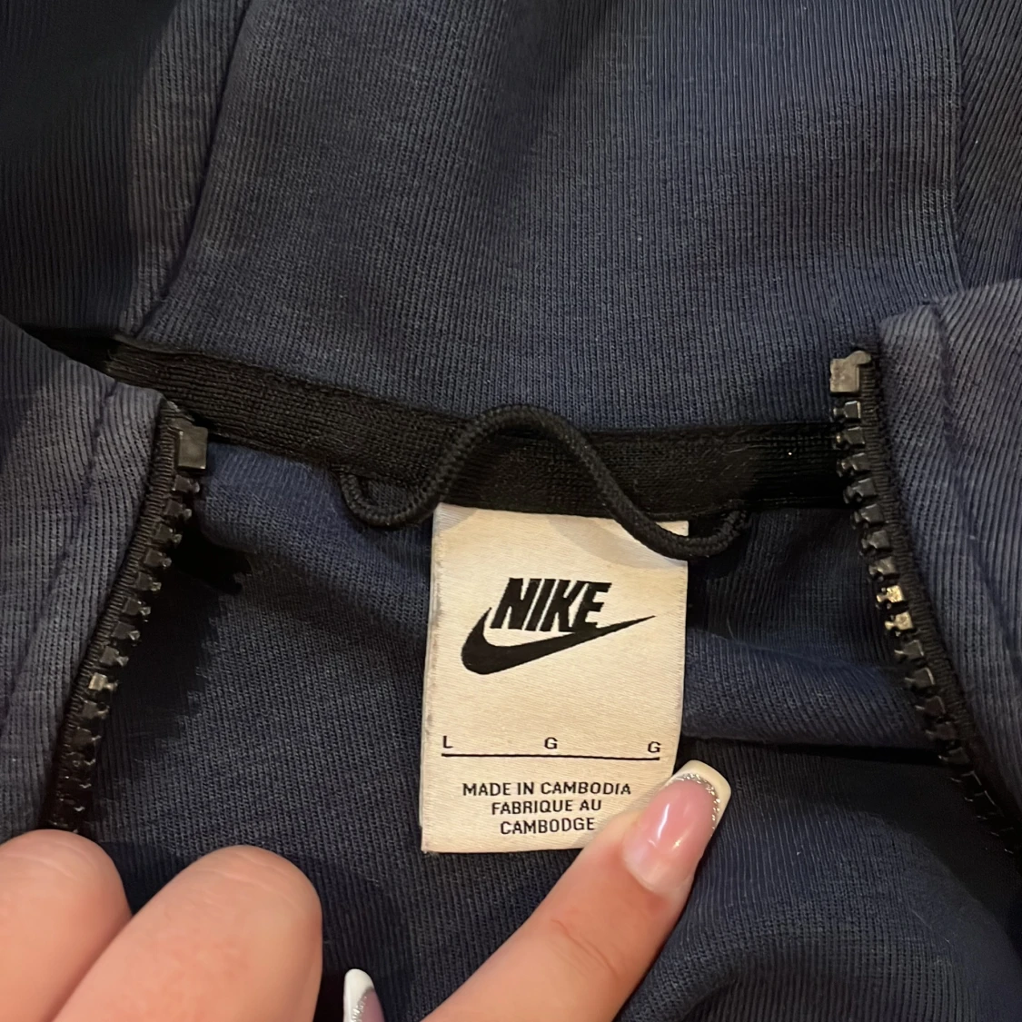 Mörkblått Nike tech sett - 91