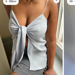 Djerf Avenue topp - Nypris 1100kr från djerf avenue, endast använd 1 gång. Banden är förkortade för att jag tyckte de va lite långa men man kan ju lätt bara sprätta o sy om. Pris kan diskuteras vid snabb köp! Banden går o justera så passar från xxs-s 