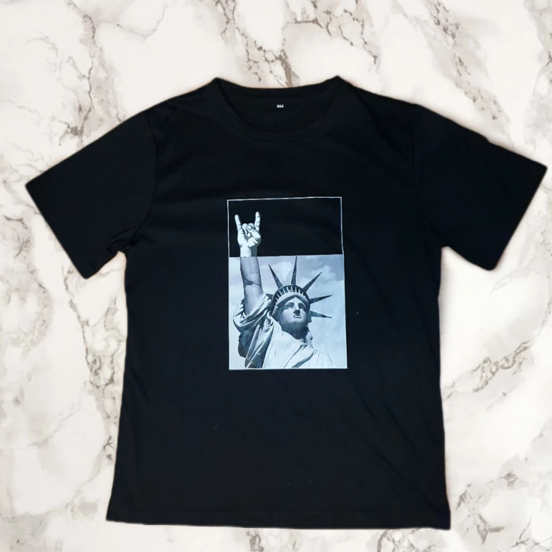 Svart t-shirt med tryck