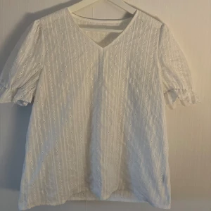 Blus  - Blus i storlek L 