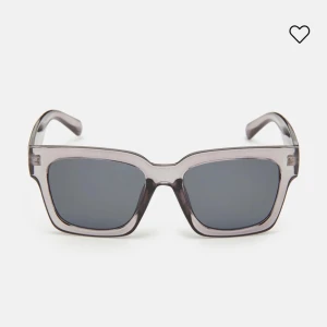 Solglasögon  - Chimis liknande solglasögon🥰🥰🥰 super fina!! Men 