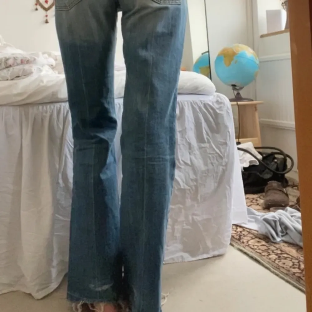 Lågmidjade jeans från 7 for all mankind. Skulle säga storlek 36❤️. Jeans & Byxor.