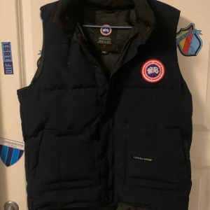 goose väst  - perfekt till våren, säljwr den för den är för liten, Rëps