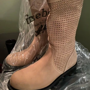 Prime boots -  Helt oanvända prime boots. Nypris 3299:-, storlek 39