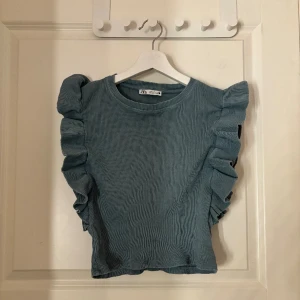 Volangtopp - Super söt volangtopp i strl s