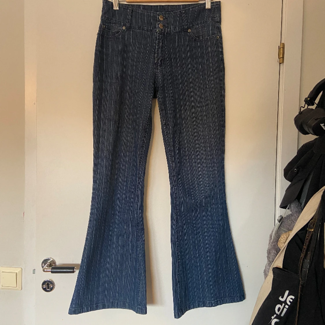 Utsvängda jeans - 90