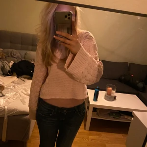 Rosa tröja  - Suuuuper snygg rosa tröja från gina!!!! Pris sänks vid snabb affär!