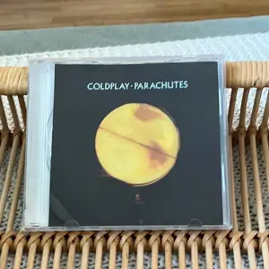 Coldplay - Parachutes cd skiva. Använd köp nu!