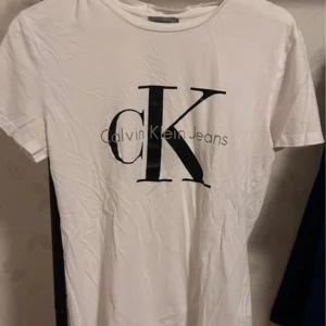 CK t-shirt - Använd några gånger 