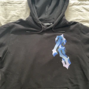 Trapstar tröjor  - Allt är storlek Medium Allt är bra skick Finns E-kvitton på samtliga plagg  300kr/tshirt  400kr för hoodien