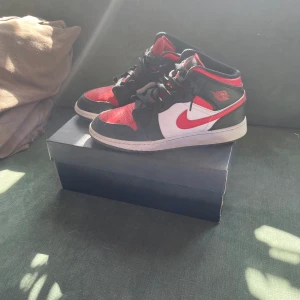 Jordan 1 - Hej säljer mina Jordan 1 köpte de för ett tag sedan men använder inte de.