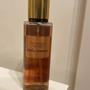 Parfym💕 - Säljer min parfym/mist från Victoria’s secret. Pris kan diskuteras💕