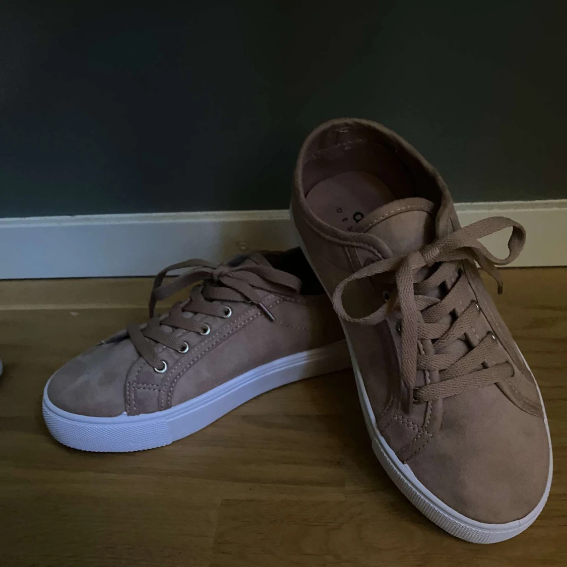 Helt nya lågskor - 90